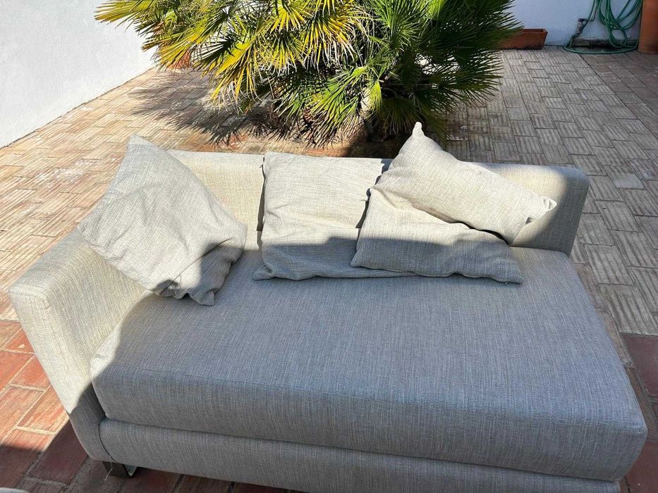 2 Sofá cinza/ Beige Claro com 2 Pousa Pés