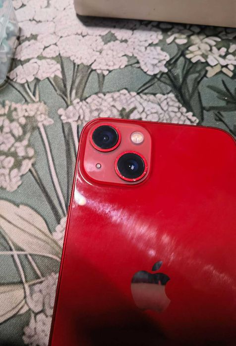iPhone 13 128GB red with carrier lock