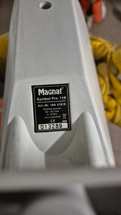 Głośniki Magnat Pro 110 białe dwie sztuki