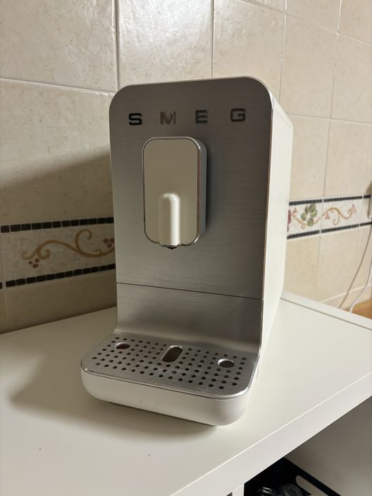 Maquina de café Smeg Automatica