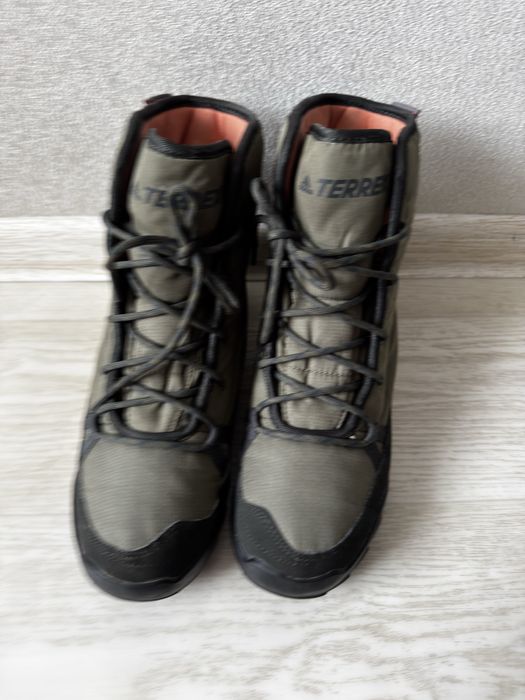 Зимове взуття adidas terrex жіноче