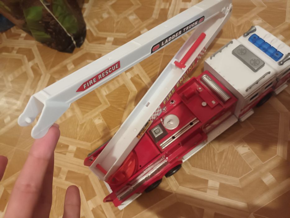 Іграшка дитяча "Пожежна машина"