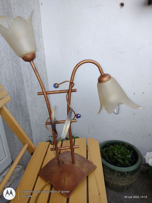 Lampka nocna na stolik