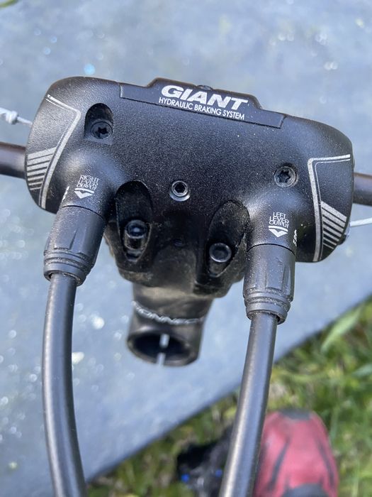 Avanço com distriboiçao hidraulica estrada