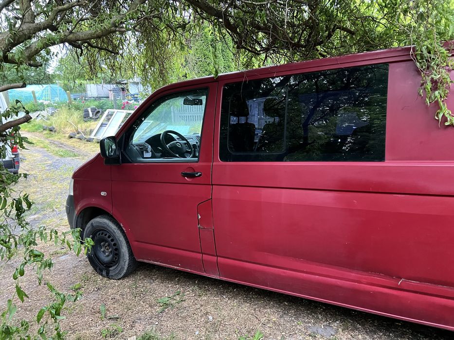 Sprzedam vw t5 uszkodzony silnik