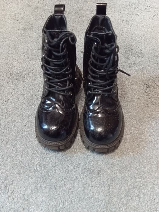 Продам ботіночки на дівчинку