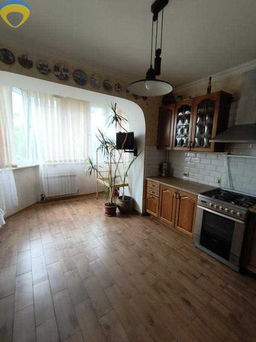 Срочно продам квартиру с ремонтом в кирпичном доме ул.Вильямса