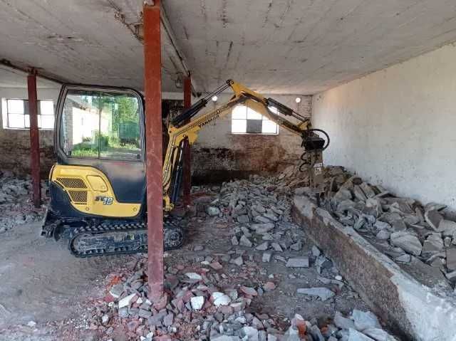 Transport, minikoparka, wiertnica, młot hydrauliczny, przyczepka