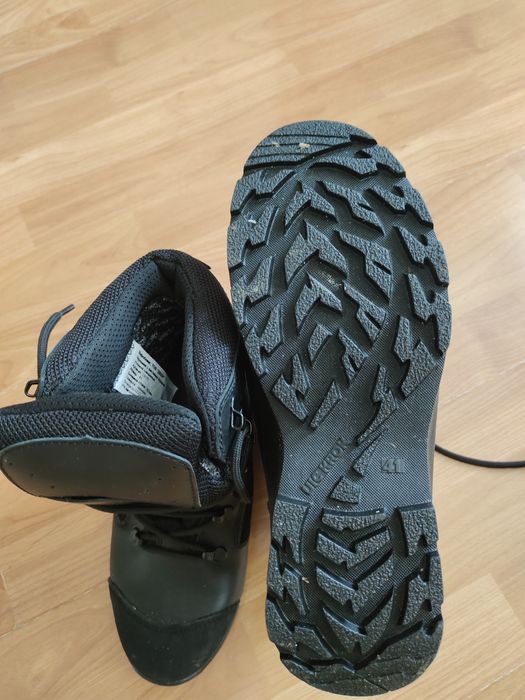 Берцы чёрные. 41 размер.