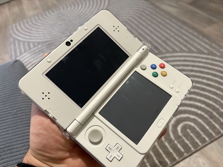New nintendo 3ds 4gb