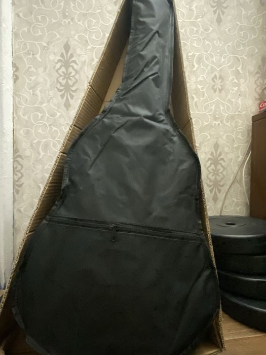 Продам гітару з набором!!