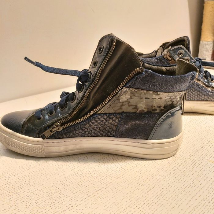 Buty granatowe dziewczęce rozm. 36
