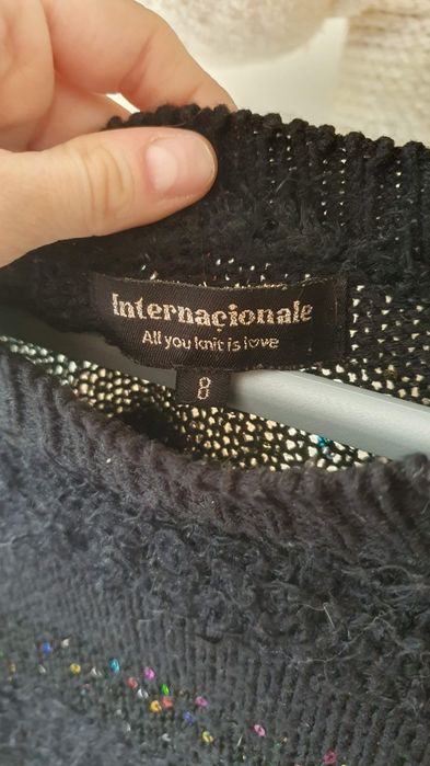 Czarny krótki sweterek z cekinami S
