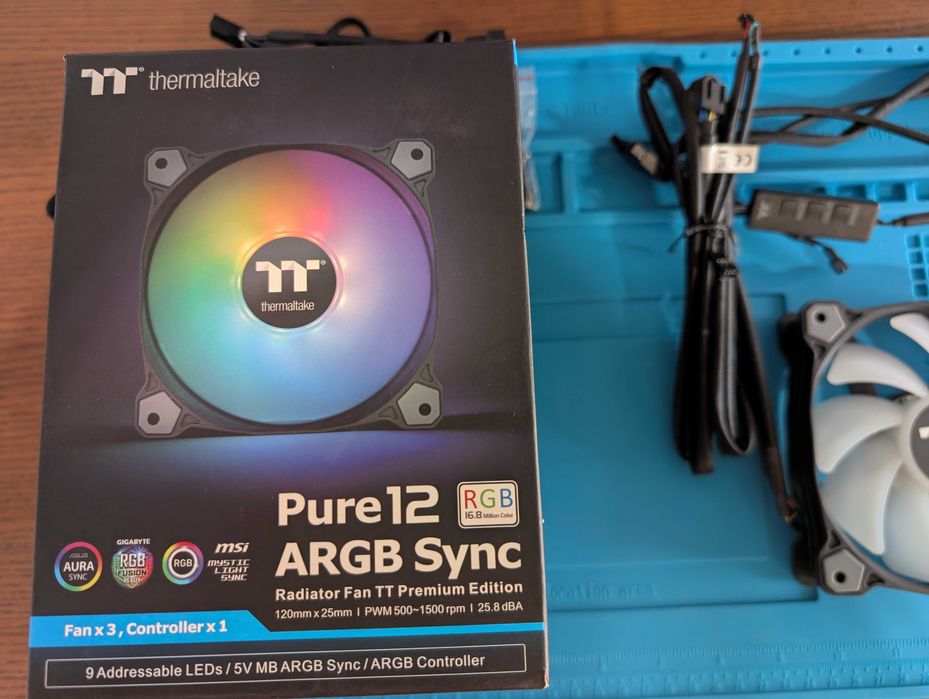 Thermaltake Pure 12 ARGB Sync - 3 ventoinhas 120mm