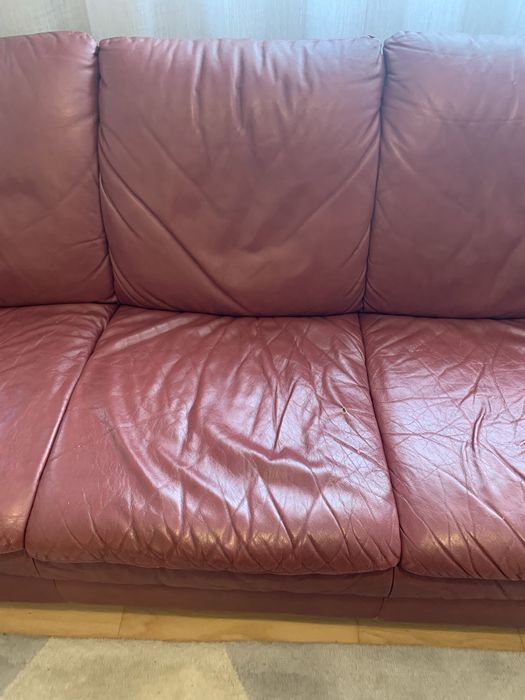 Sofá em pele verdadeira da marca Divani e Divani