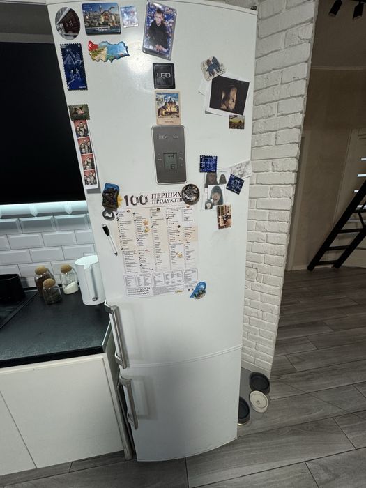 Холодильник Elektrolux двокамерний