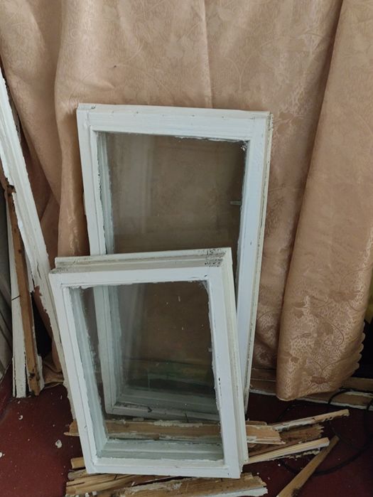 Балконні вікна та двері,дерев'яні.