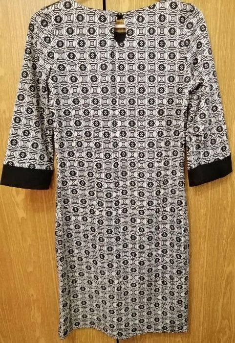 Жіноча сукня, розмір 46