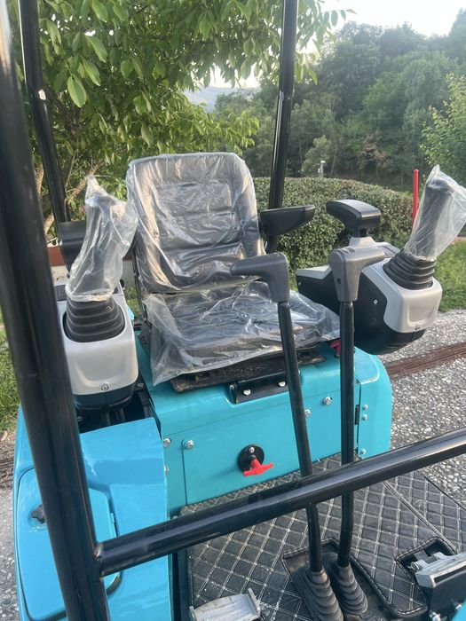 Mini escavadora 1500 kg