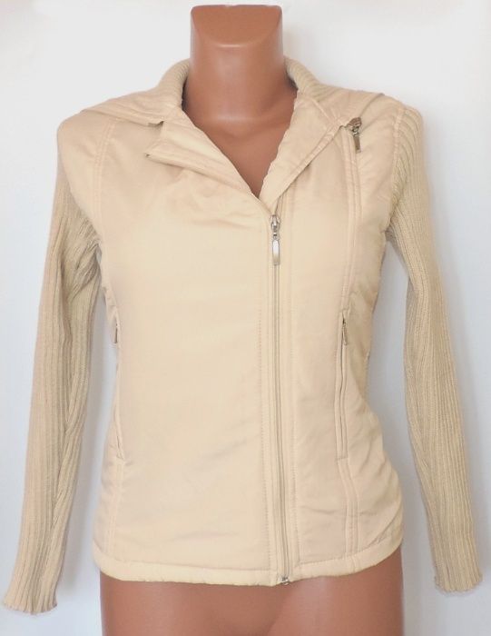 Кофта тепла на замку