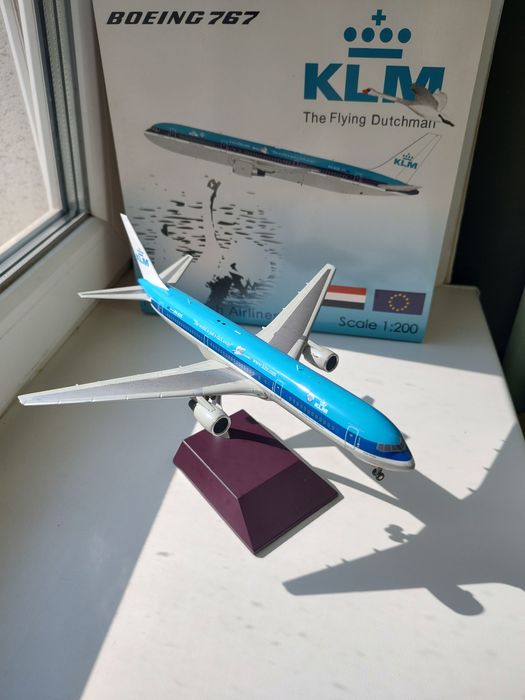 Модель літака/самолета Boeing 767-300ER в лівреї KLM. Масштаб 1