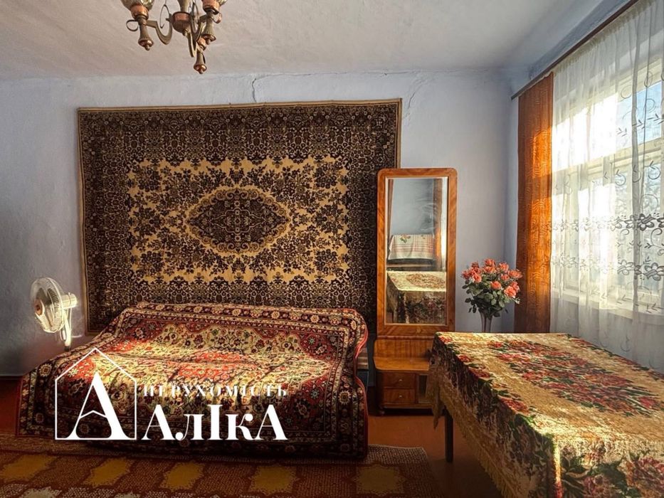 Продам невеликий будинок