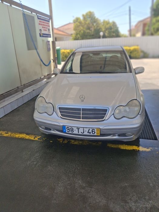 Mercedes bens 200