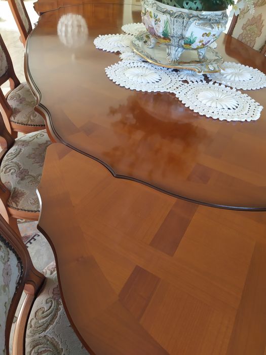 Sala de jantar em cerejeira