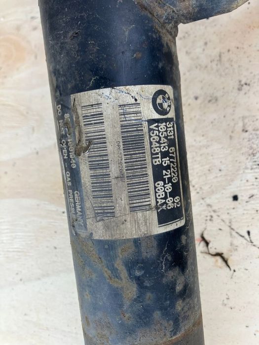 amortyzatory przód sprężyny bmw e60 e61 x-drive 530xd 6772219 6772220