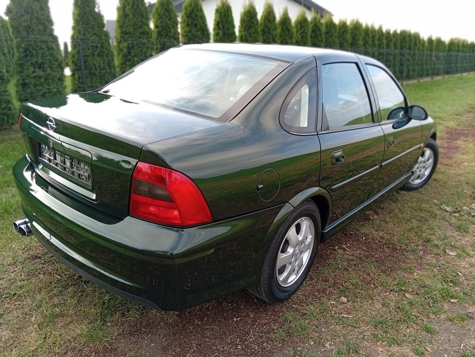 Opel Vectra B 2.2 benzyna