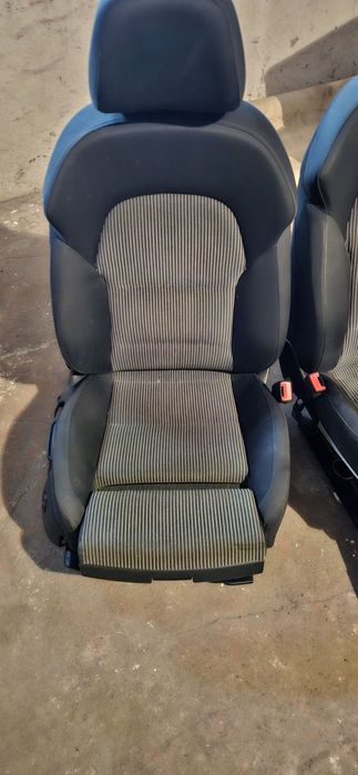 Fotele i kanapa tylna Audi A4 B8
