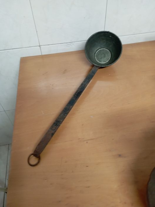 Antigos utensilios de cozinha em cobre