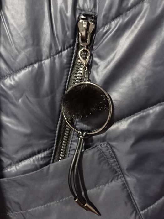 Зимова тепла куртка 50 р.