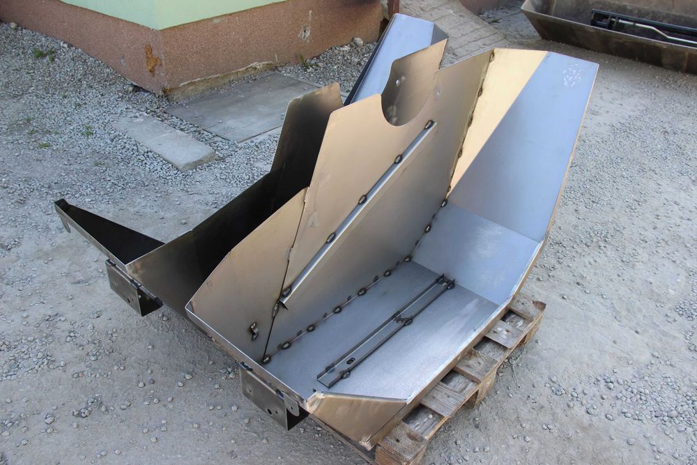 Błotnik tylny Błotniki tylne metalowe Ursus C-360 C-360-3P Szyszka