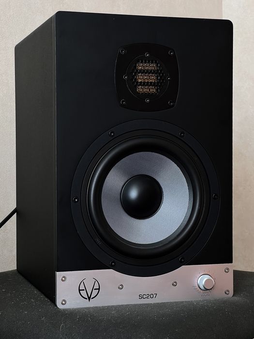 Студийные мониторы Eve Audio SC207