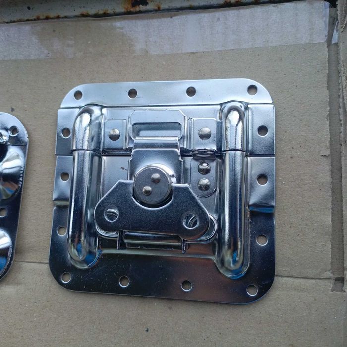 Фурнитура для ящиков из лам фанеры, ручки, замки, уголки, петли и т.п.