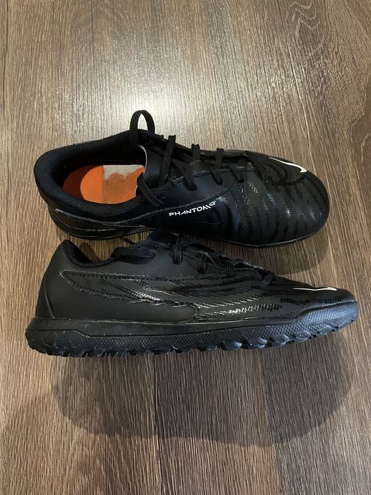 Кроссовки сороконожки nike 33р.