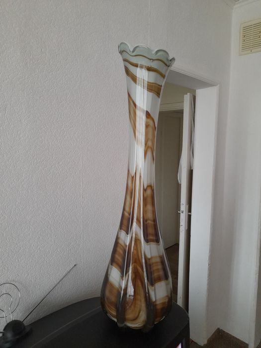 Продам вазу, вісімдесятих років, висота вази 87 сантиметрів.