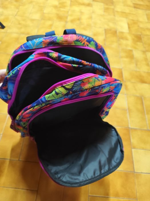 Mochila florida como nova