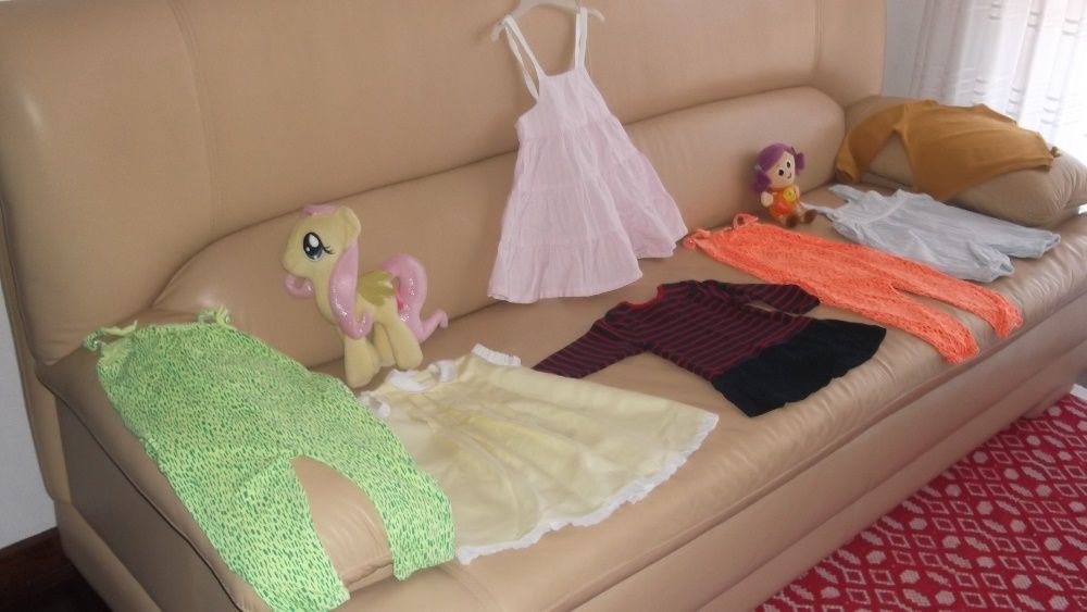 lote de roupa de menina bebé os bonecos