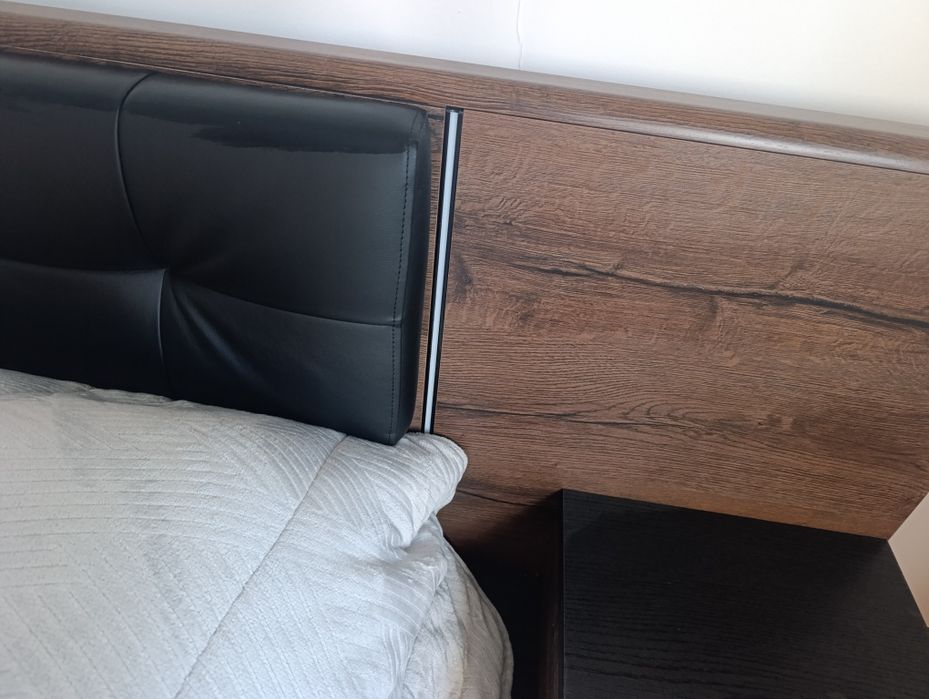 Cama com Mesas de Cabeceira Bellevue