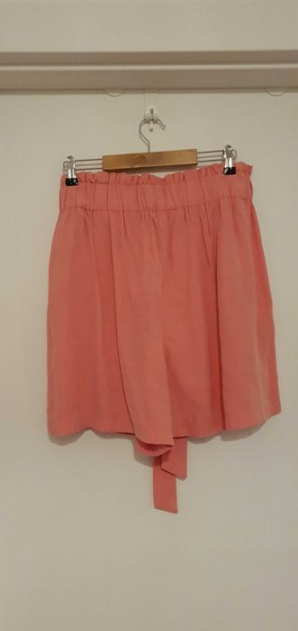 Szorty z EcoVero Szorty typu paperbag Wiskoza Wysoki stan, nowe, r.44