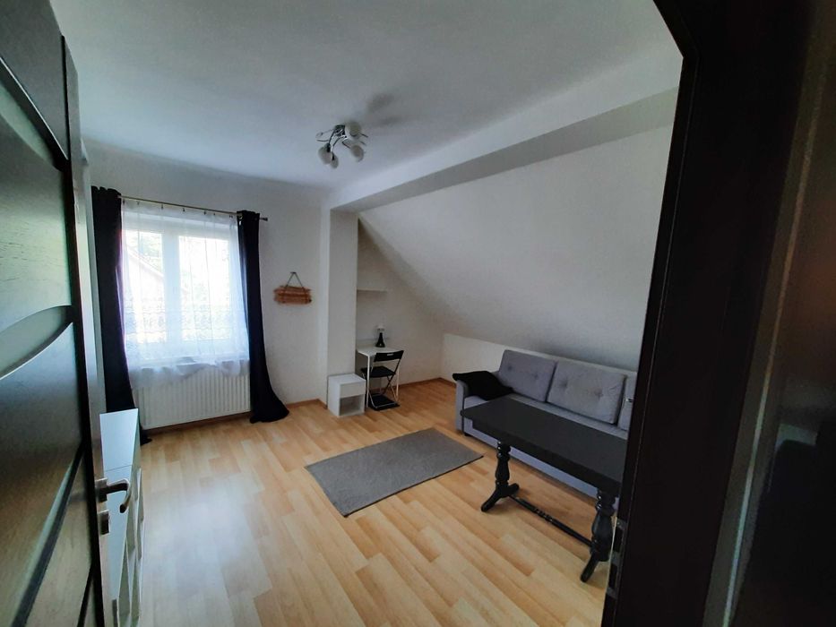 Pokój ~17 m² na wynajem, 15 min od Campusu A UZ, mieszkanie 2-osobowe.