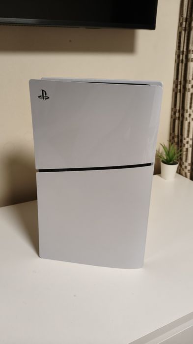 PlayStation 5 Slim 1TB / Com Leitor CDs
