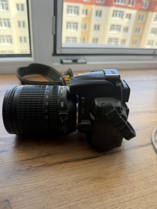 Продам Nikon D5000 + Nikon 18-105mm VR. + SD32GB + кейс