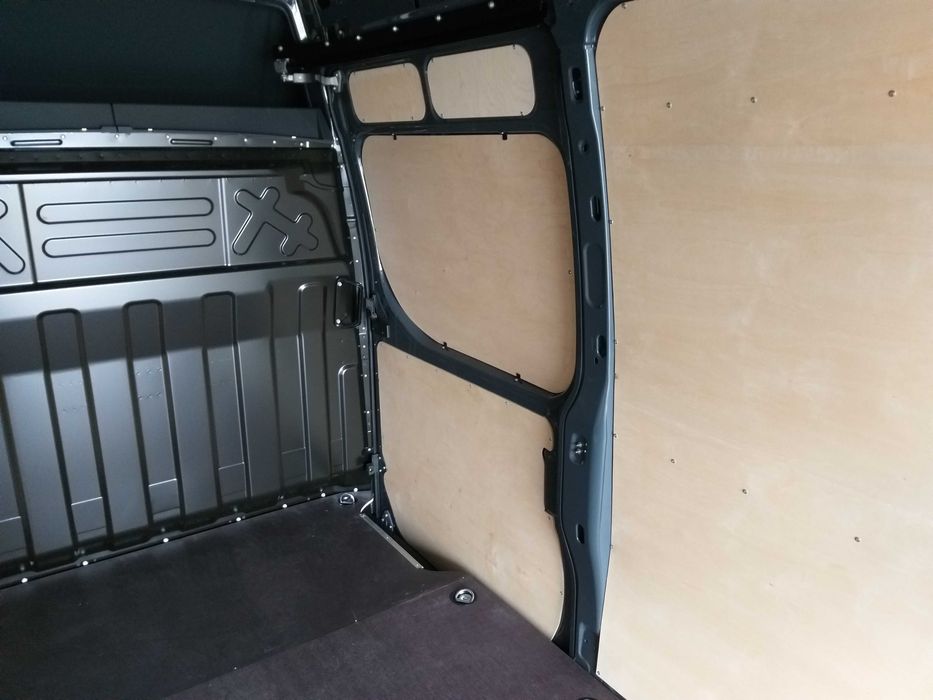 Zabudowa busa Iveco Daily 16m3, 18m3 podłoga, boki, nadkola