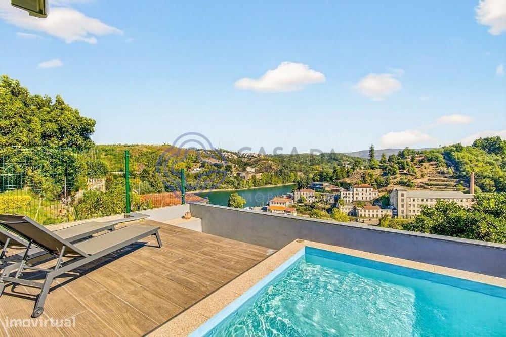 Moradia T3 com piscina e  jacuzzi sobre o Rio Douro