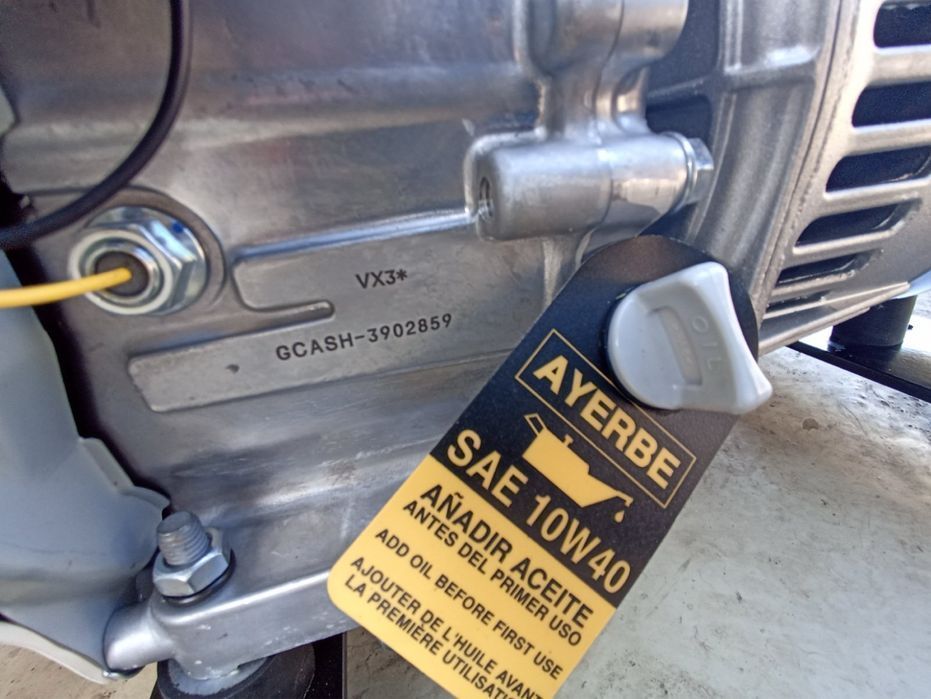 Бензиновый генератор Honda 6,4кВт/220В электростанция с Испании AYERBE