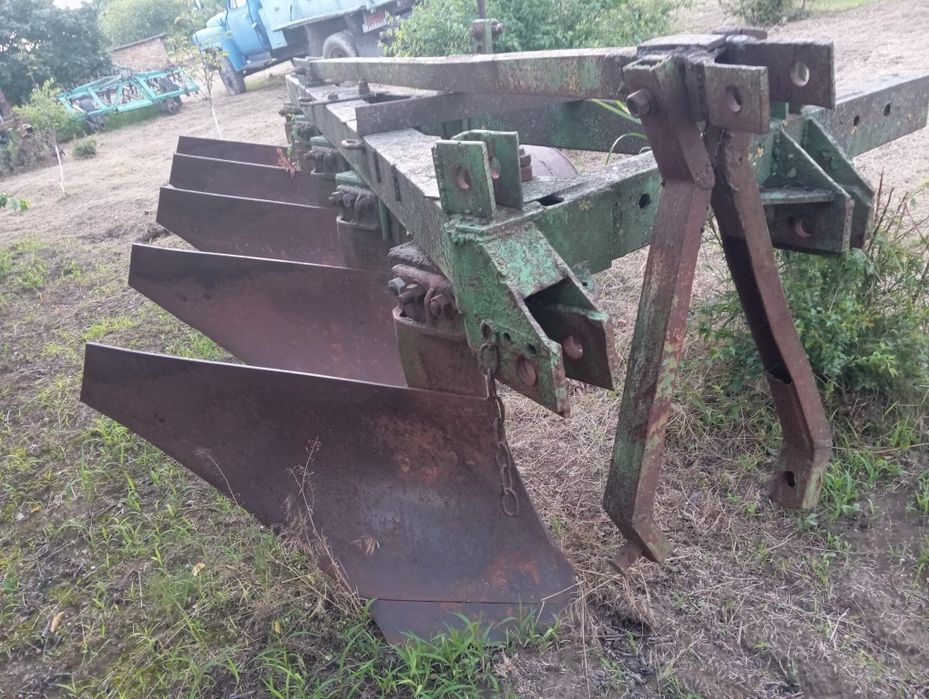 Продам культиватор обприскувач плуг