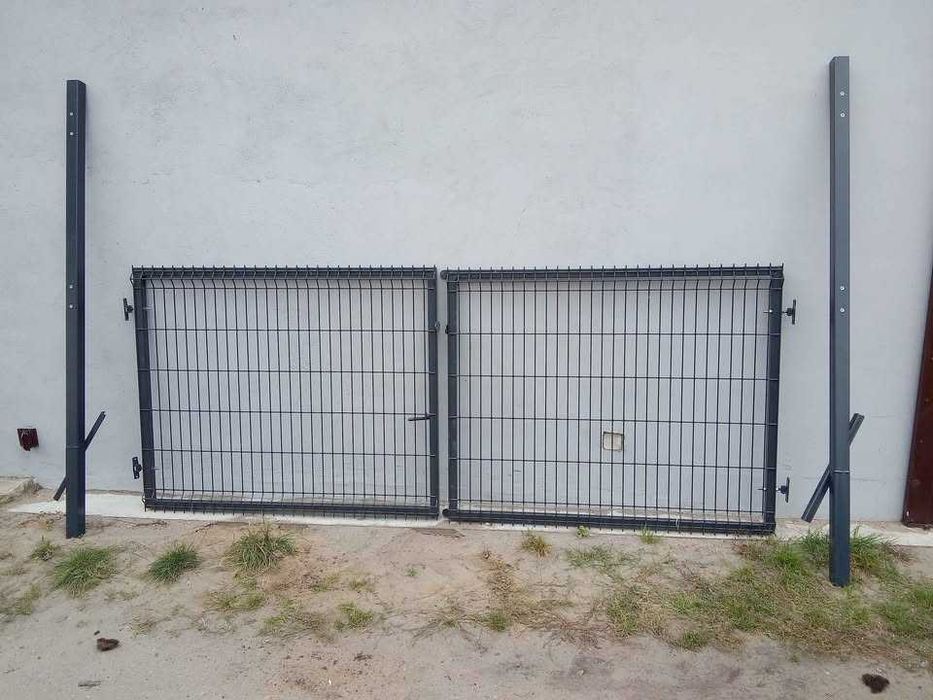 Brama dwuskrzydłowa 300 cm x125 cm z słupkami w komplecie